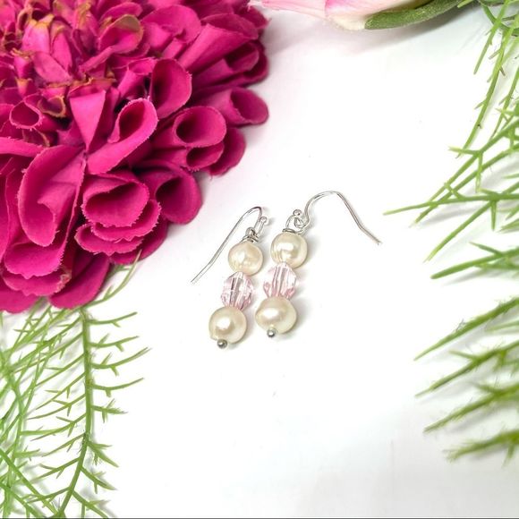 NEW⚜️Freshwater Pearl & Pink Crystal Earrings - Picture 3 of 5